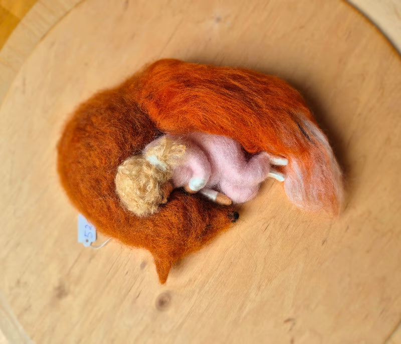 Mädchen mit Fuchs